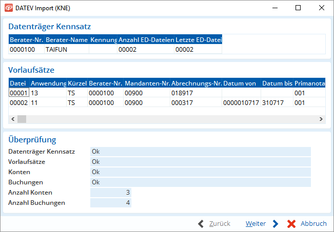 Eine Person prüft in DATEV am Rechner, ob alle Namen und Konten korrekt erfasst sind. Die Übersicht zeigt: Alles passt.