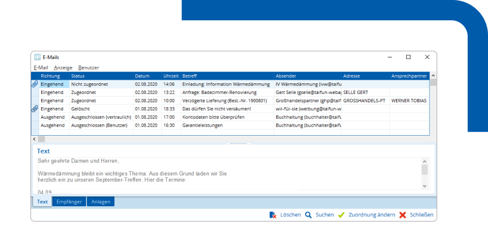 Ein Kollege sichtet in der Software eingehende Mails, prüft Betreff, Absender und blättert unten durch die gewählte Nachricht.
